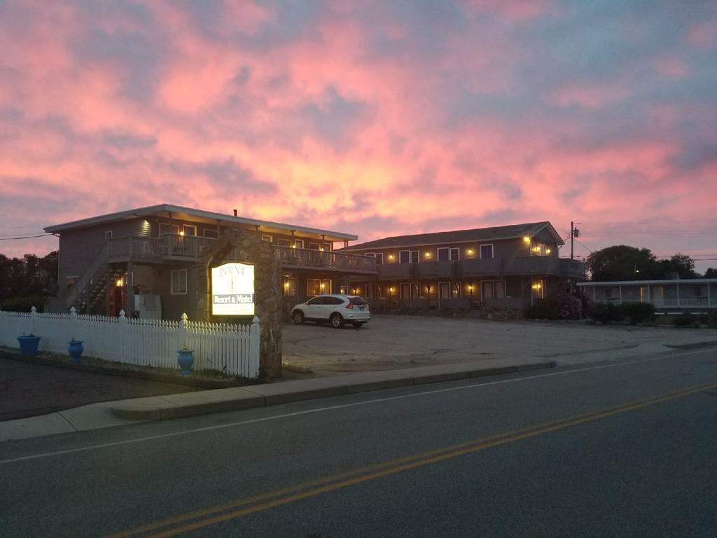 Point 1 Resort & Motel Westerly Exterior photo